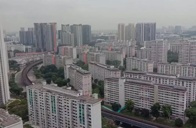 Room Rent • Bukit Panjang • 416 Clementi Avenue 1 • S$750 • 4-Room (3 BR) • Common Room