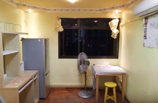 Room Rent • Clementi • 19 Jalan Membina • S$575 • 4-Room (3 BR) • Common Room