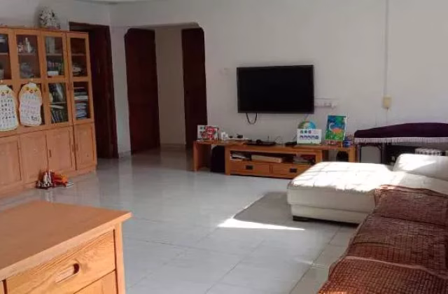 Room Rent • Sembawang • 611 Woodlands Ring Road • S$1300 • 4-Room (3 BR) • Master Room