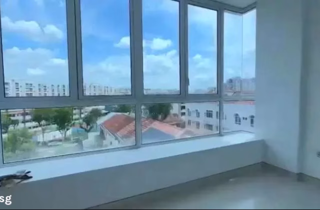 Room Rent • Singapore River •  Fiorenza • S$600 • Apartment • Room Sharing