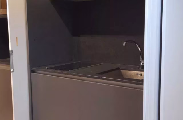 House Sale • Clementi •  Alex Residences • S$2800 • Apartment • 470ft² / 43m²