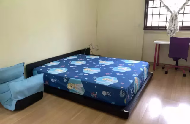 Room Rent • Central Water Catchment • 235 Serangoon Avenue 3 • S$1200 • 4-Room (3 BR) • Common Room