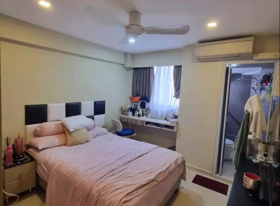 Room Rent • Clementi • 1 Everton Park • S$1600 • 5-Room (4 BR) • Master Room Photo