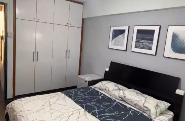 Room Rent • Outram • 32 Cassia Crescent • S$1000 • 4-Room (3 BR) • Master Room