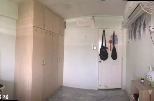 Room Rent • Singapore River • 23 Hougang Avenue 3 • S$900 • 4-Room (3 BR) • Common Room