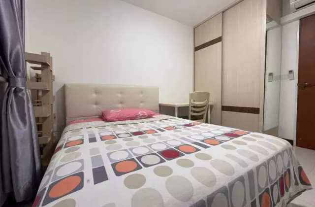 Room Rent • Geylang • 815B Choa Chu Kang Avenue 7 • S$800 • 4-Room (3 BR) • Common Room