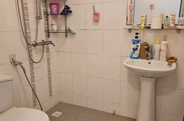 Room Rent • Outram • 17B Circuit Road • S$1000 • 4-Room (3 BR) • Common Room