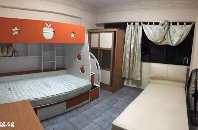 Room Rent • Sembawang • 894B Woodlands Drive 50 • S$850 • 4-Room (3 BR) • Common Room