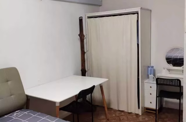 Room Rent • Outram • 38 Circuit Road • S$1300 • 4-Room (3 BR) • Master Room
