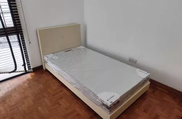 Room Rent • Orchard •  Seasons Park • S$1500 • 3-Room (2 BR) • Common Room