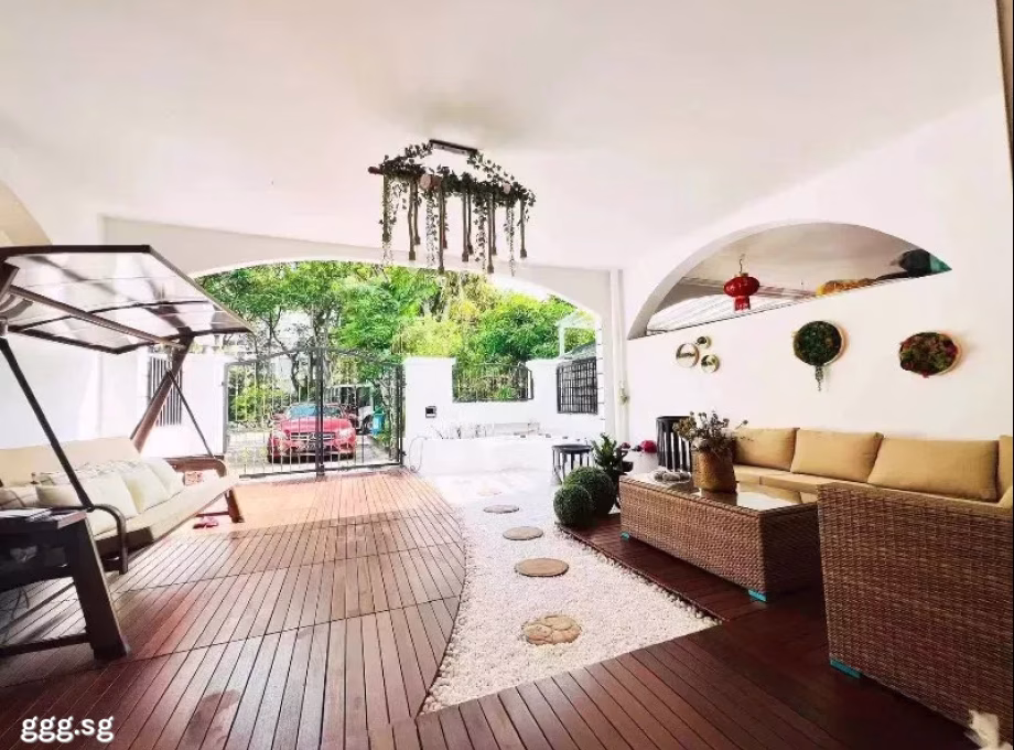 Room Rent • Orchard •  Alana • S$1400 • Terraced House • Common Room Photo