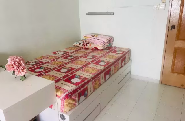 Room Rent • Rochor • 366 Yishun Ring Road • S$500 • 4-Room (3 BR) • Common Room