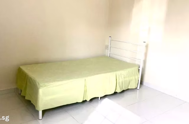 Room Rent • Ang Mo Kio • 234 Pasir Ris Drive 4 • S$900 • 5-Room (4 BR) • Common Room