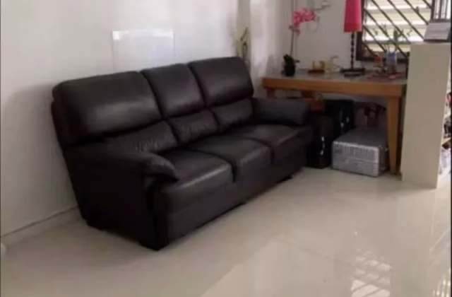 Room Rent • Clementi • 105 Henderson Crescent • S$670 • 3-Room (2 BR) • Common Room