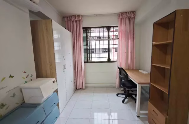 Room Rent • Singapore River • 439 Hougang Avenue 8 • S$1100 • 3-Room (2 BR) • Common Room