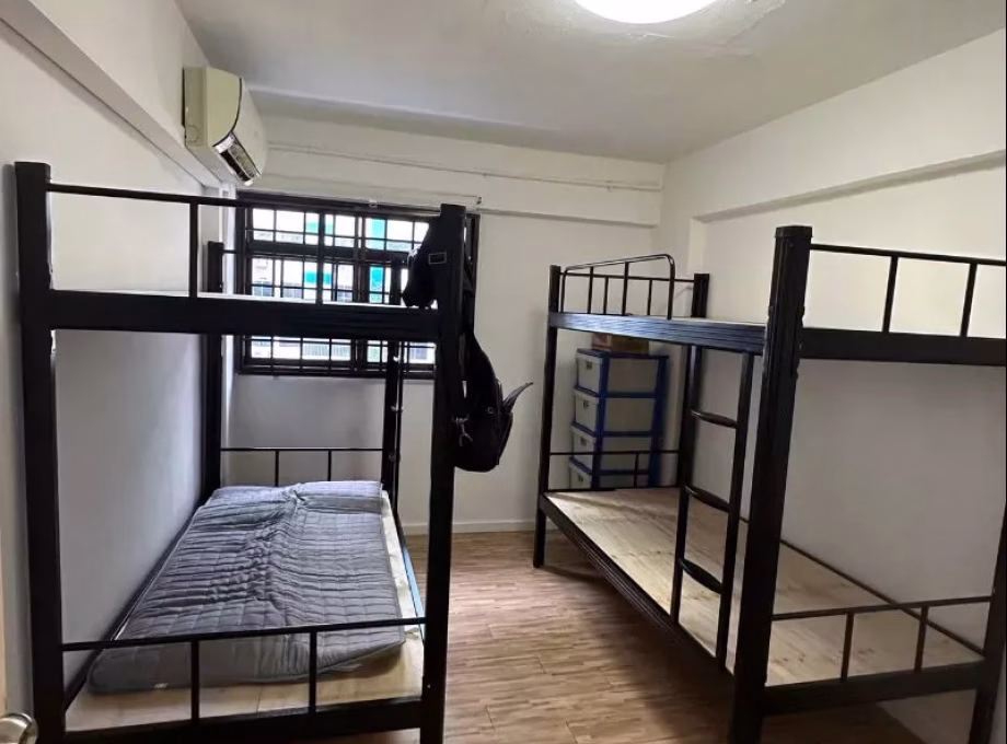 Room Rent • Bukit Batok • 324 Bukit Batok Street 33 • S$350 • 3-Room (2 BR) • Room Sharing Photo