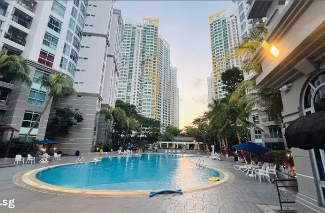 Room Rent • Clementi •  Emerald Park • S$1200 • Condo • Common Room
