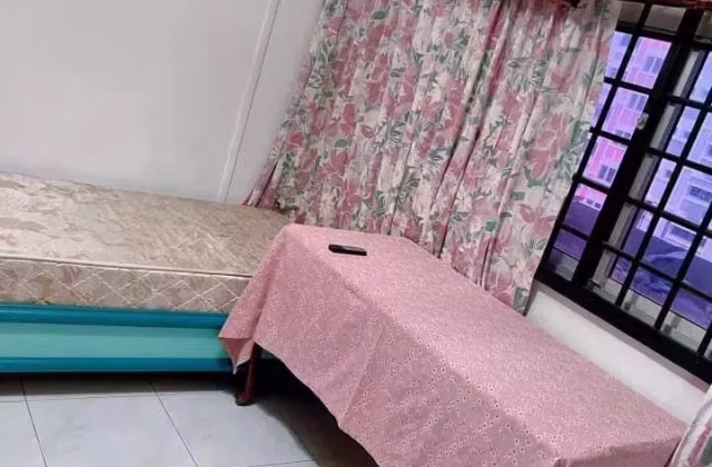 Room Rent • Ang Mo Kio • 650 Pasir Ris Drive 10 • S$780 • 5-Room (4 BR) • Common Room