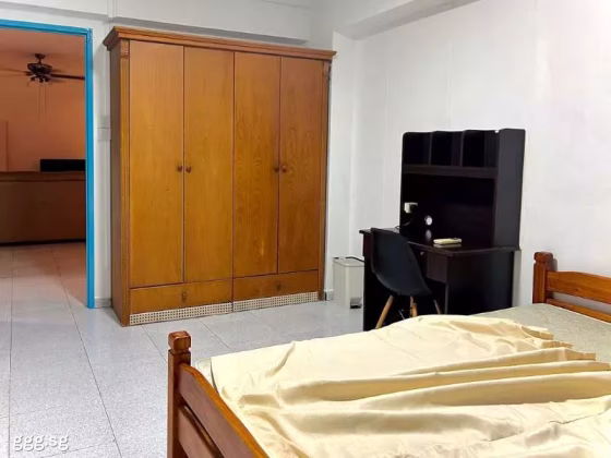 Room Rent • Geylang • 429 Choa Chu Kang Avenue 4 • S$1000 • Executive HDB • Common Room Photo