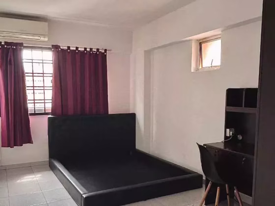 Room Rent • Geylang • 429 Choa Chu Kang Avenue 4 • S$1000 • Executive HDB • Common Room Photo