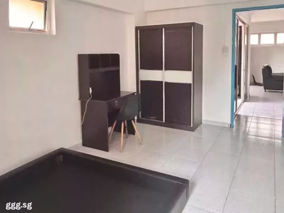 Room Rent • Geylang • 429 Choa Chu Kang Avenue 4 • S$1000 • Executive HDB • Common Room Photo