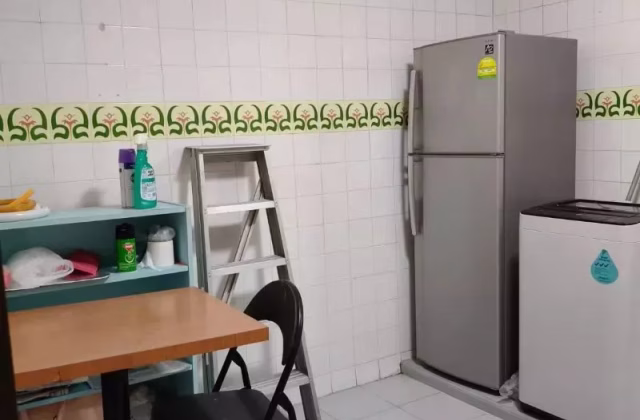 Room Rent • Ang Mo Kio • 483 Pasir Ris Drive 4 • S$1400 • 3-Room (2 BR) • Master Room