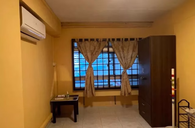 Room Rent • Ang Mo Kio • 209 Pasir Ris Street 21 • S$1000 • 4-Room (3 BR) • Common Room