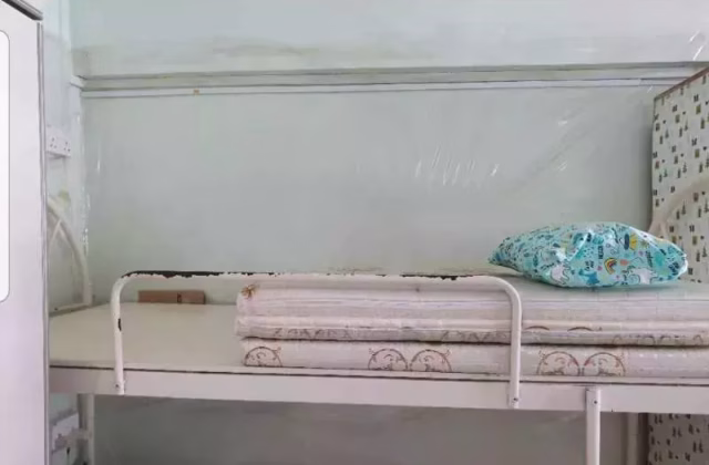 Room Rent • Bukit Batok • 208 Bukit Batok Street 21 • S$330 • 3-Room (2 BR) • Room Sharing