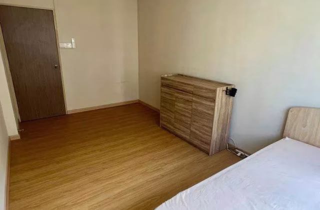 Room Rent • Bukit Merah • 272 Bangkit Road • S$900 • 5-Room (4 BR) • Maid Room