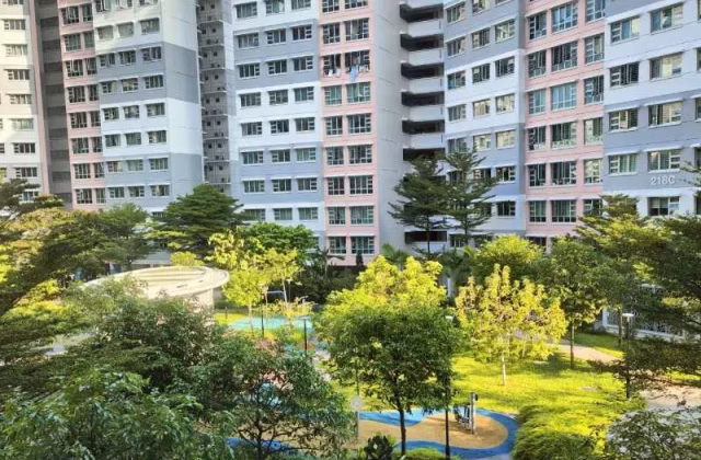 Room Rent • Lim Chu Kang • 216A Boon Lay Avenue • S$850 • 5-Room (4 BR) • Common Room