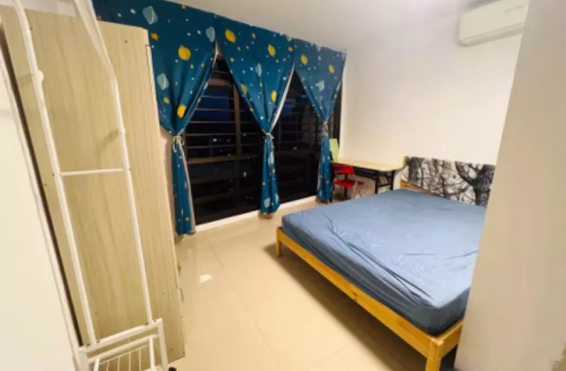 Room Rent • Hougang • 492 Admiralty Link • S$1000 • 5-Room (4 BR) • Common Room
