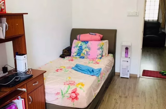 Room Rent • Downtown Core • 243 Bishan Street 22 • S$500 • 4-Room (3 BR) • Room Sharing