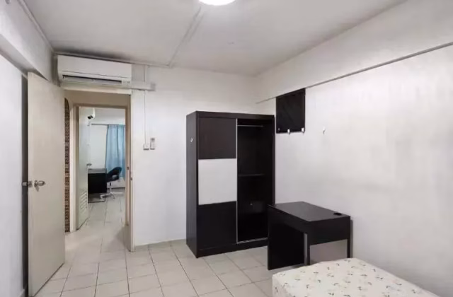 Room Rent • Bukit Merah • 207 Petir Road • S$1200 • 3-Room (2 BR) • Common Room