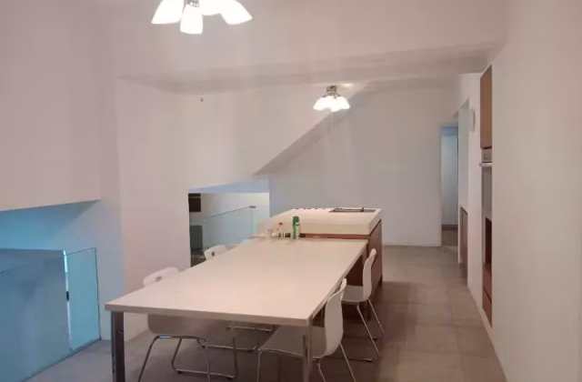 Room Rent • Bukit Timah •  Pandan Valley • S$1980 • Condo • Master Room