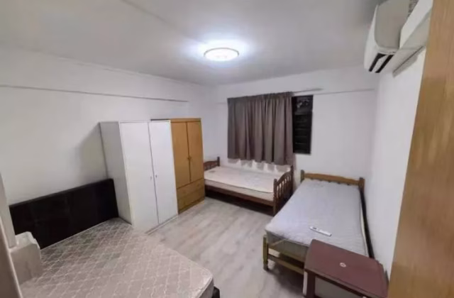 Room Rent • Singapore River • 248 Hougang Avenue 3 • S$550 • 4-Room (3 BR) • Room Sharing