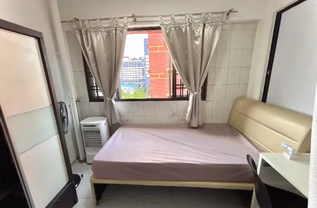 Room Rent • Geylang • 441 Choa Chu Kang Avenue 4 • S$680 • 3-Room (2 BR) • Common Room
