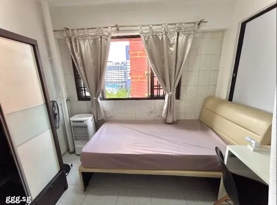Room Rent • Geylang • 441 Choa Chu Kang Avenue 4 • S$680 • 3-Room (2 BR) • Common Room Photo