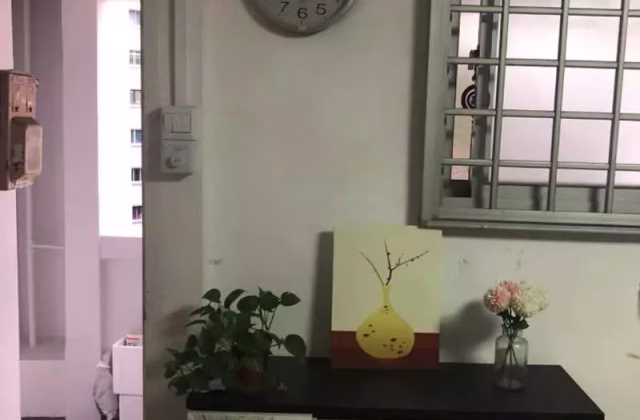 House Rent • Bukit Batok • 208 Bukit Batok Street 21 • S$4000 • 4-Room (3 BR) • 