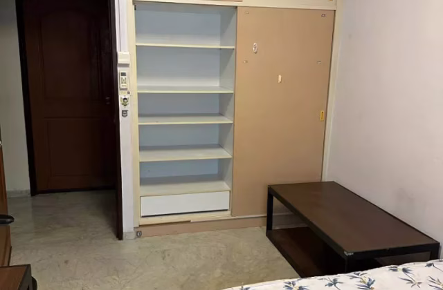 Room Rent • Western Water Catchment • 486A Tampines Avenue 9 • S$800 • 5-Room (4 BR) • Common Room