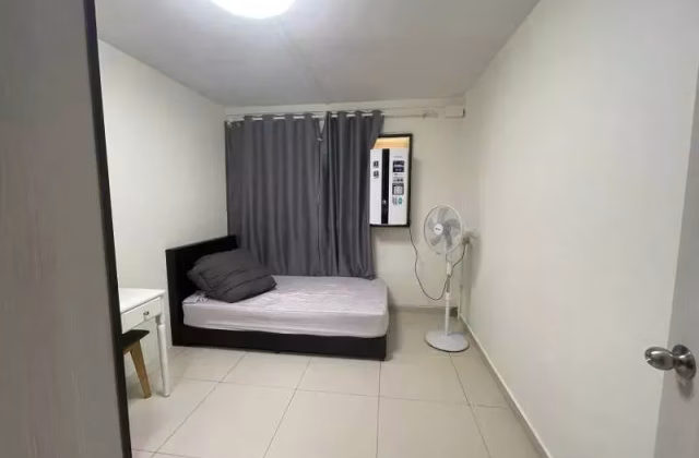 Room Rent • Bukit Batok • 367 Bukit Batok Street 31 • S$850 • 3-Room (2 BR) • Common Room