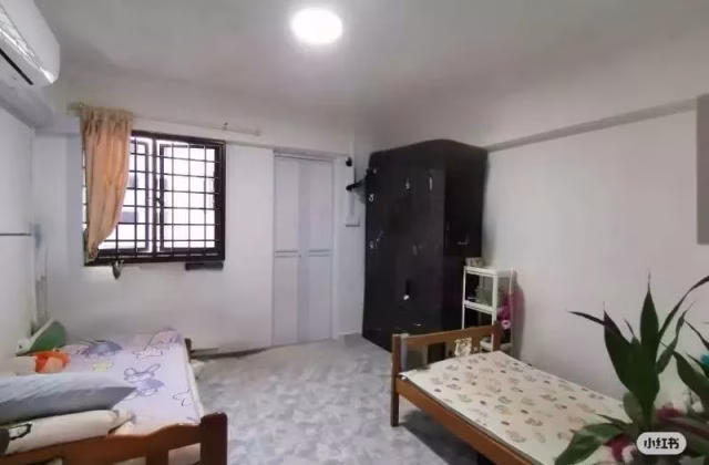 Room Rent • Bukit Merah • 412 Saujana Road • S$1300 • 4-Room (3 BR) • Master Room