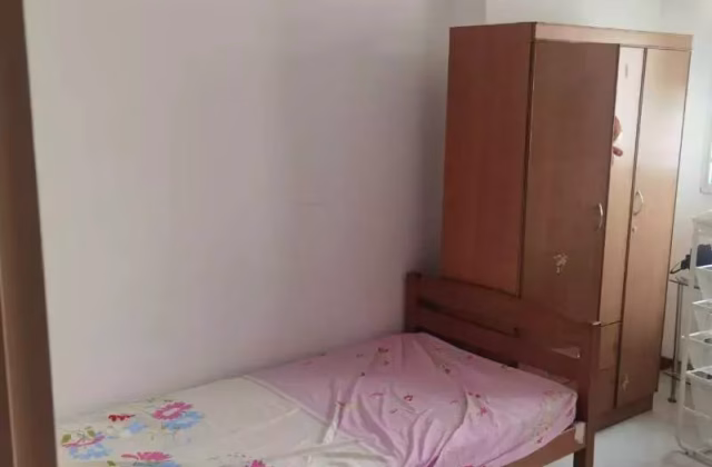 Room Rent • Rochor • 502B Yishun Street 51 • S$800 • 3-Room (2 BR) • Common Room