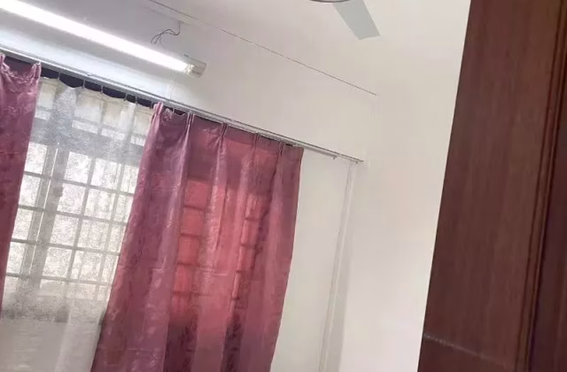 Room Rent • Singapore River • 166 Hougang Avenue 1 • S$900 • 4-Room (3 BR) • Common Room