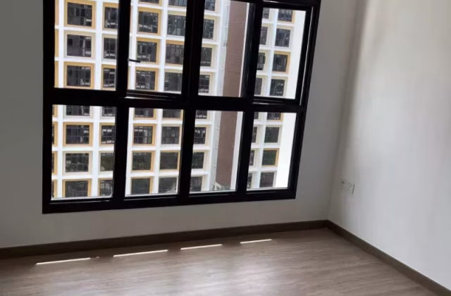 Room Rent • Jurong East •  Tengah Drive • S$900 • 4-Room (3 BR) • Common Room