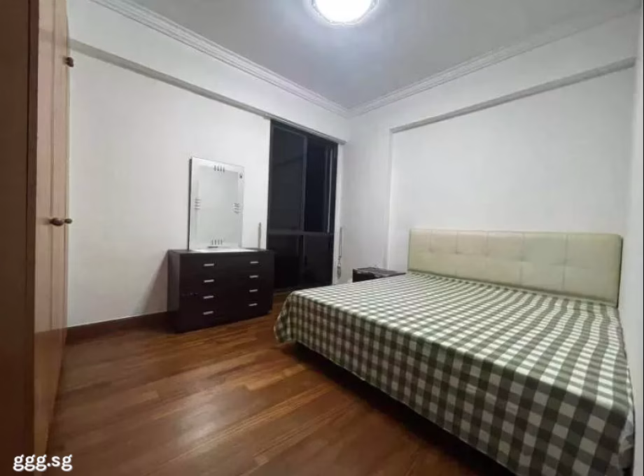 Room Rent • Bukit Batok •  Hilltop Grove • S$1200 • Condo • Master Room Photo