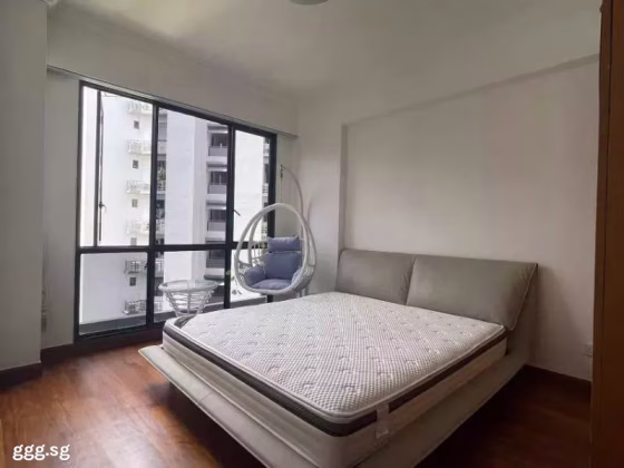 Room Rent • Bukit Batok •  Hilltop Grove • S$1200 • Condo • Master Room Photo