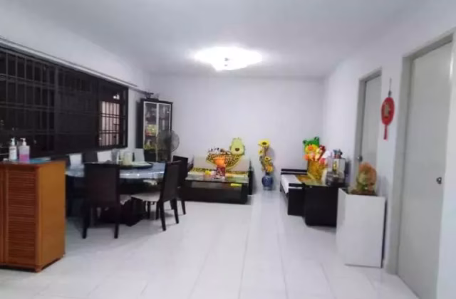 Room Rent • Geylang • 296 Choa Chu Kang Avenue 2 • S$450 • 4-Room (3 BR) • Room Sharing