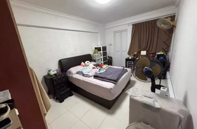 Room Rent • Singapore River • 523 Hougang Avenue 6 • S$720 • 4-Room (3 BR) • Master Room