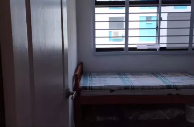 Room Rent • Western Water Catchment • 724 Tampines Street 71 • S$900 • 5-Room (4 BR) • Common Room