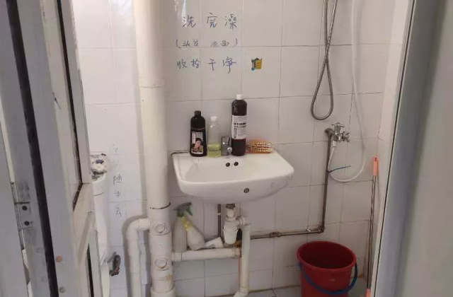 House Rent • Bukit Timah • 406 Bedok North Avenue 3 • S$4500 • 3-Room (2 BR) • 1600ft² / 148m²